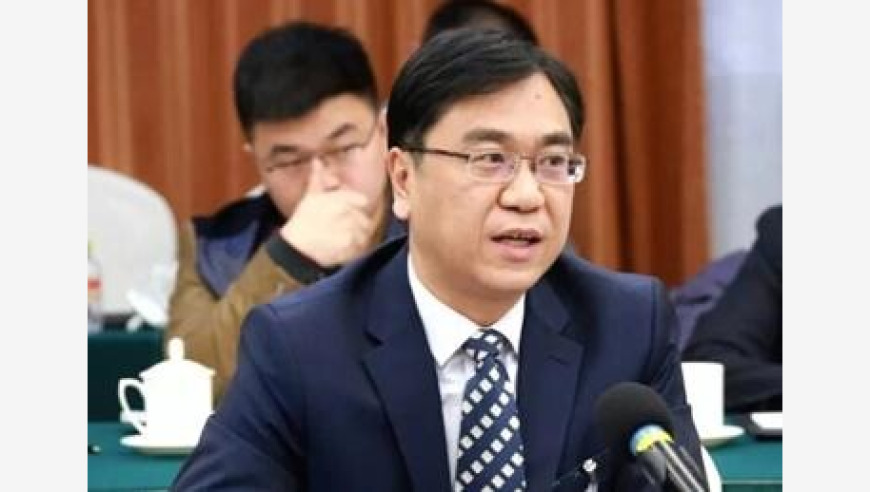 天下彩免费资料大全旧版,精神病人开走警车连撞三人,完美答案解释落实_枚举版V5.27
