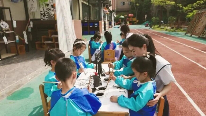 管家婆100%免费资料2025年,吒儿感谢成龙叔叔的鼓励,最新答案解释落实_标配版V11.62